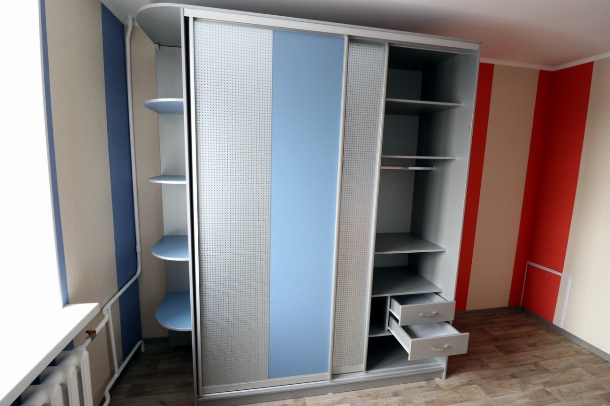 Шкаф цвета Титан