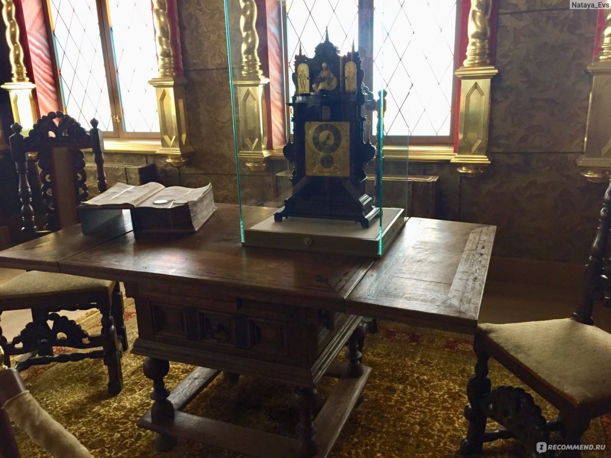 Дворец Монплезир парадный зал