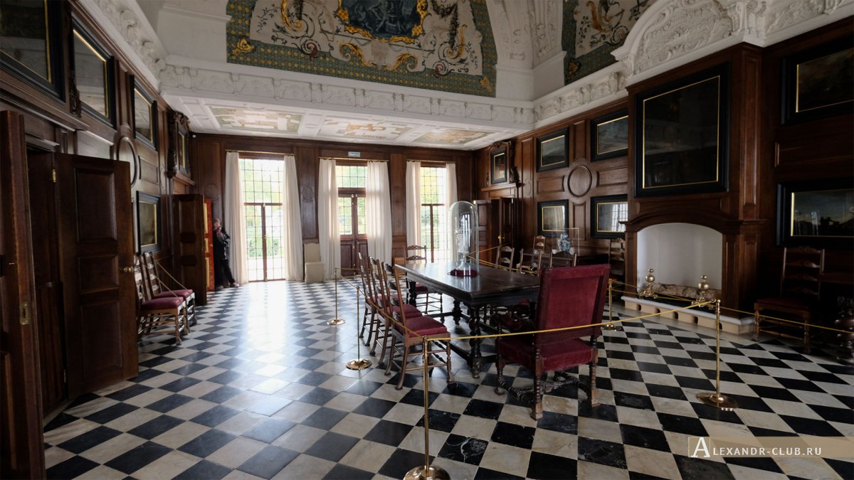 Монплезир Петергоф спальня Петра