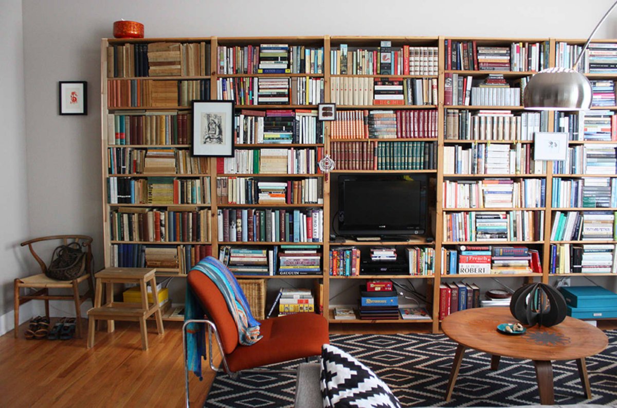 Советские книжные полки в интерьере