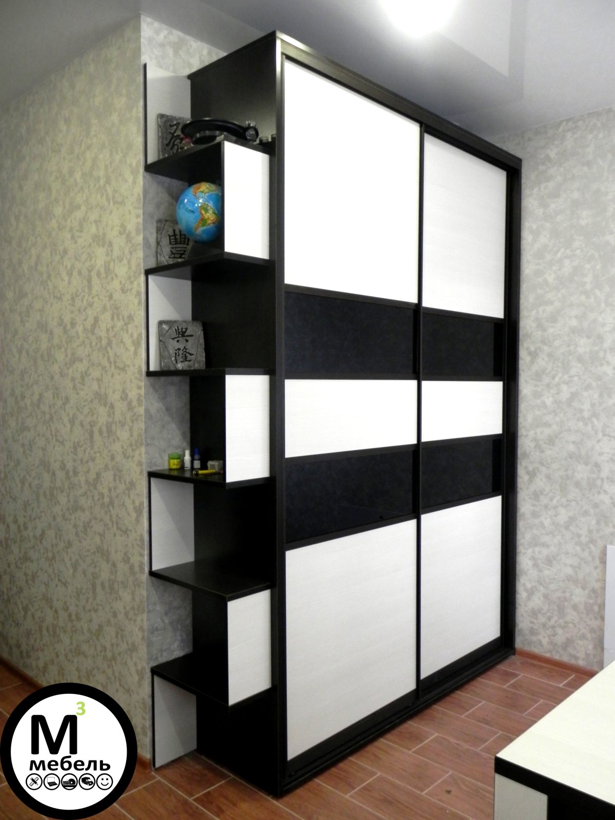 Шкаф в прихожую с радиусными полками