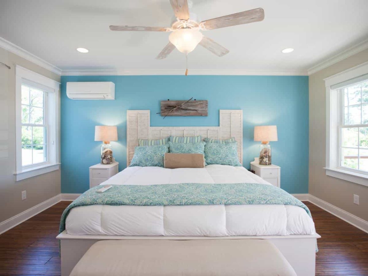 Кондиционер в интерьере спальни