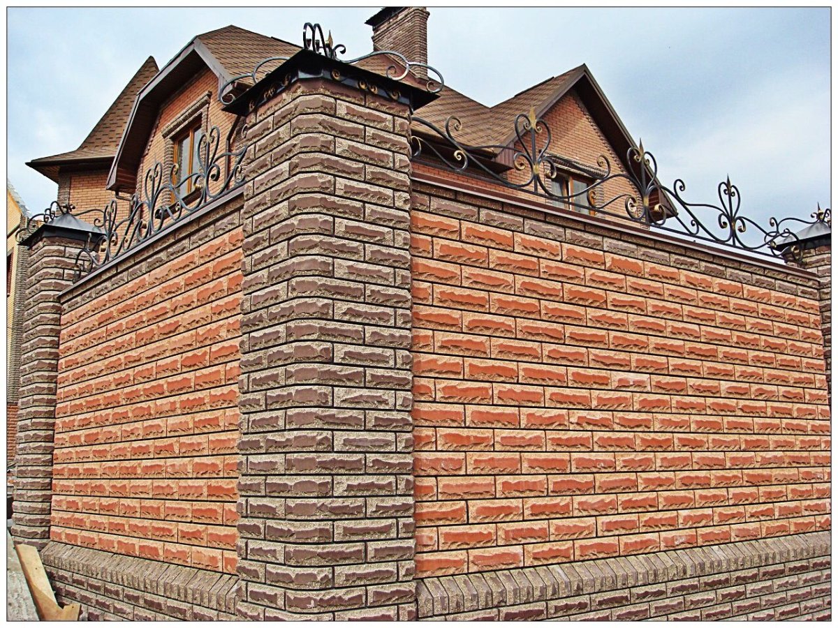 Кирпичный забор Литос