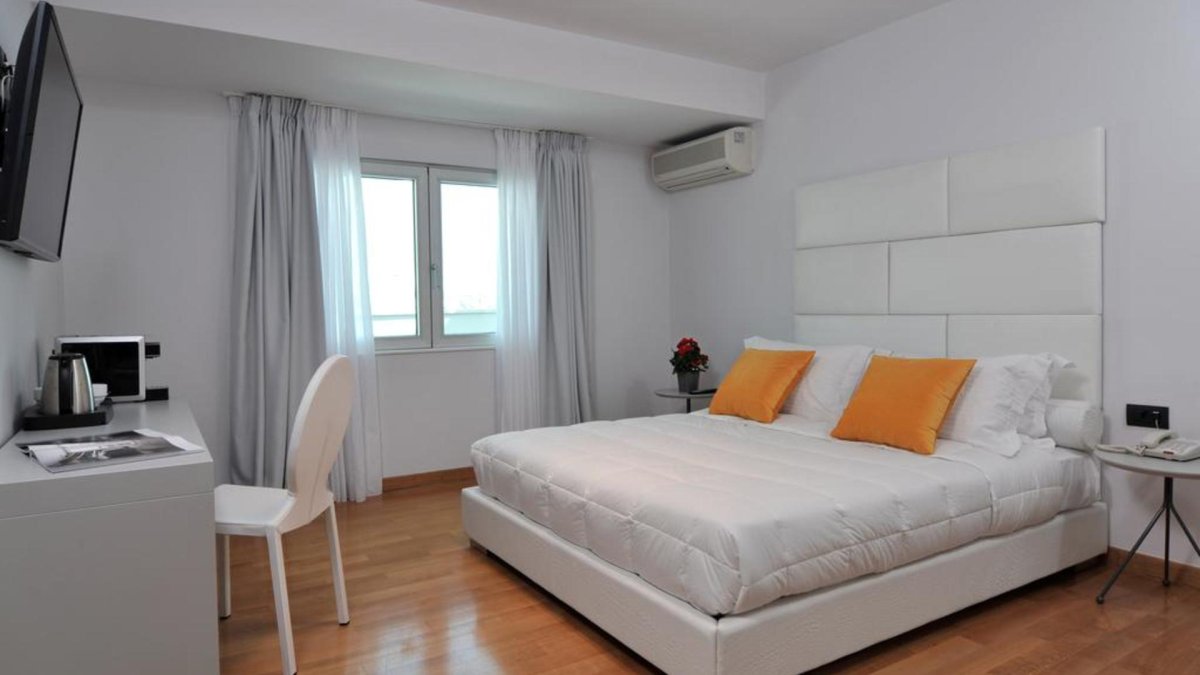 Кондиционер над детской кроваткой