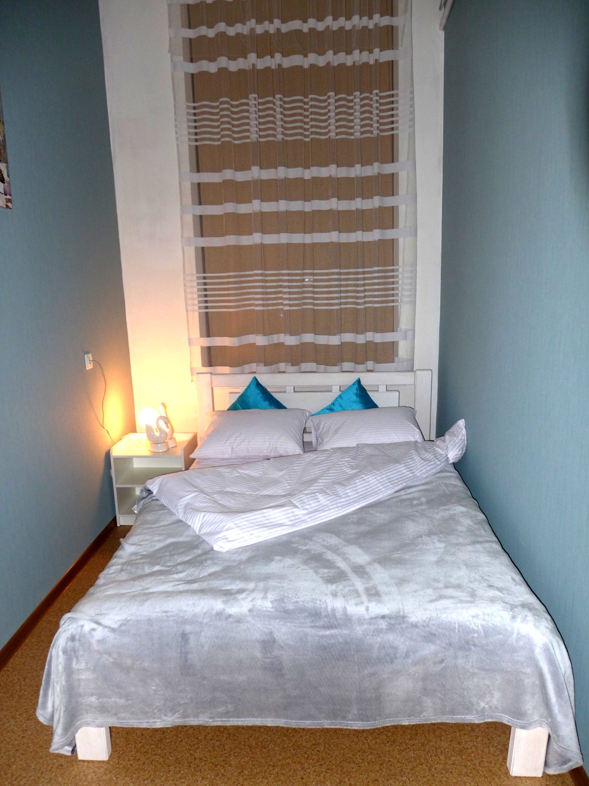 Декор стен в маленькой спальне