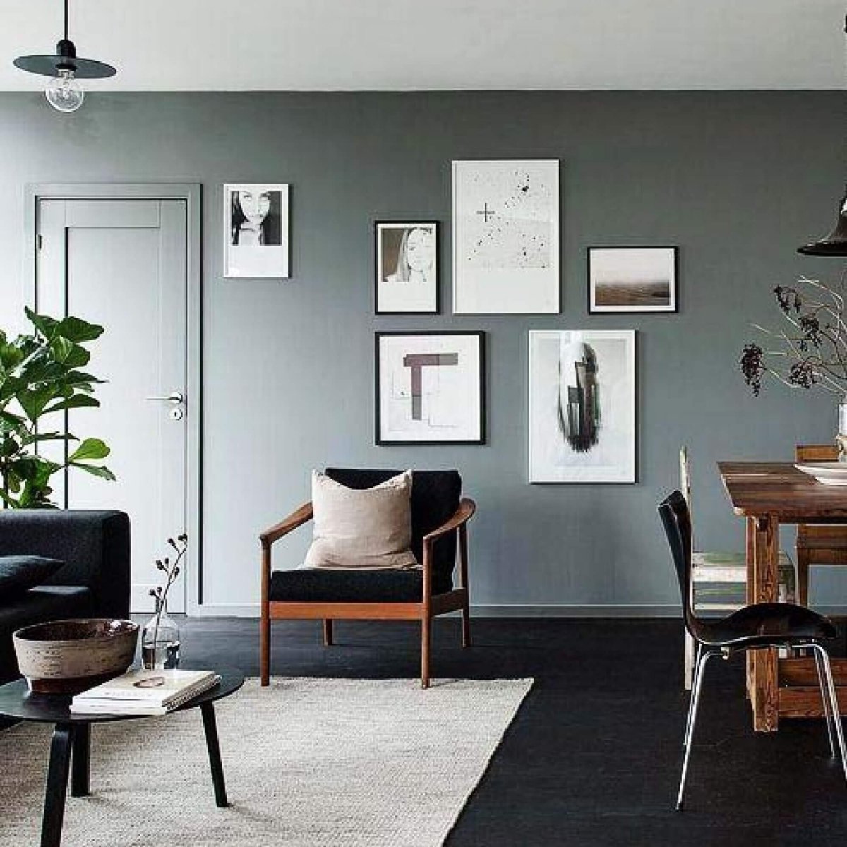 Темно серые стены