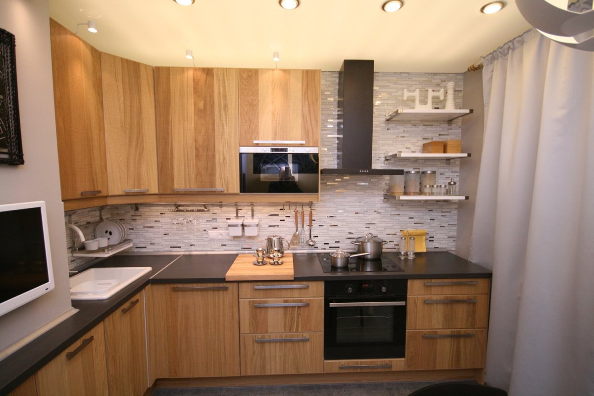 Телевизор на угловой кухне варианты размещения