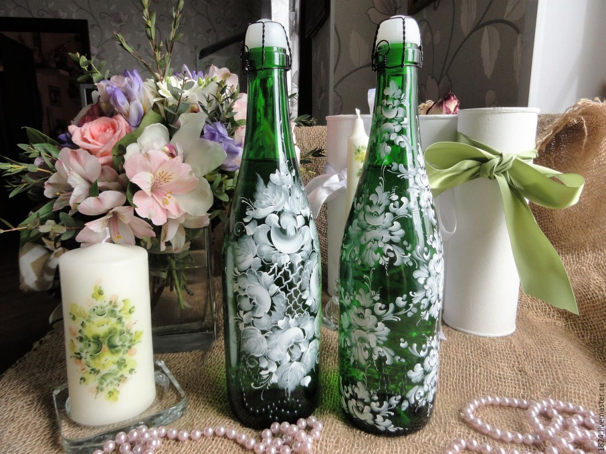 Декорация стеклянной бутылки