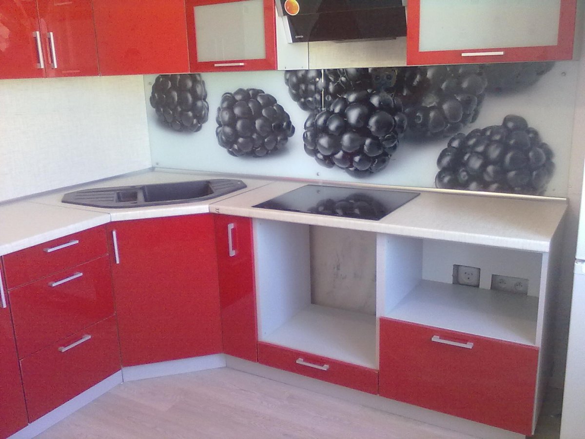 Двухъярусная кухня угловая