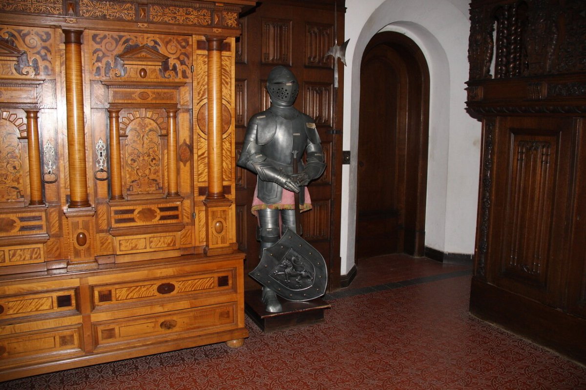 Мебель в замке средневековья