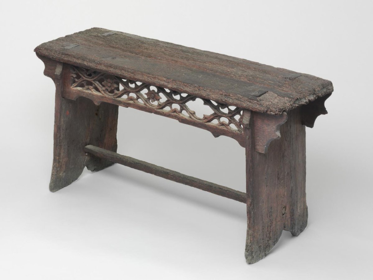 Средневековые табуреты