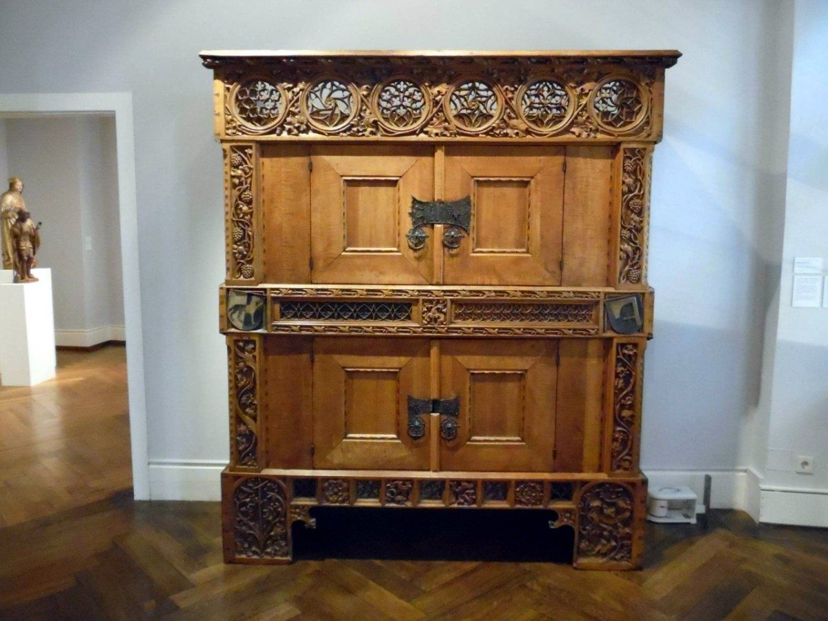 Средневековая скамья