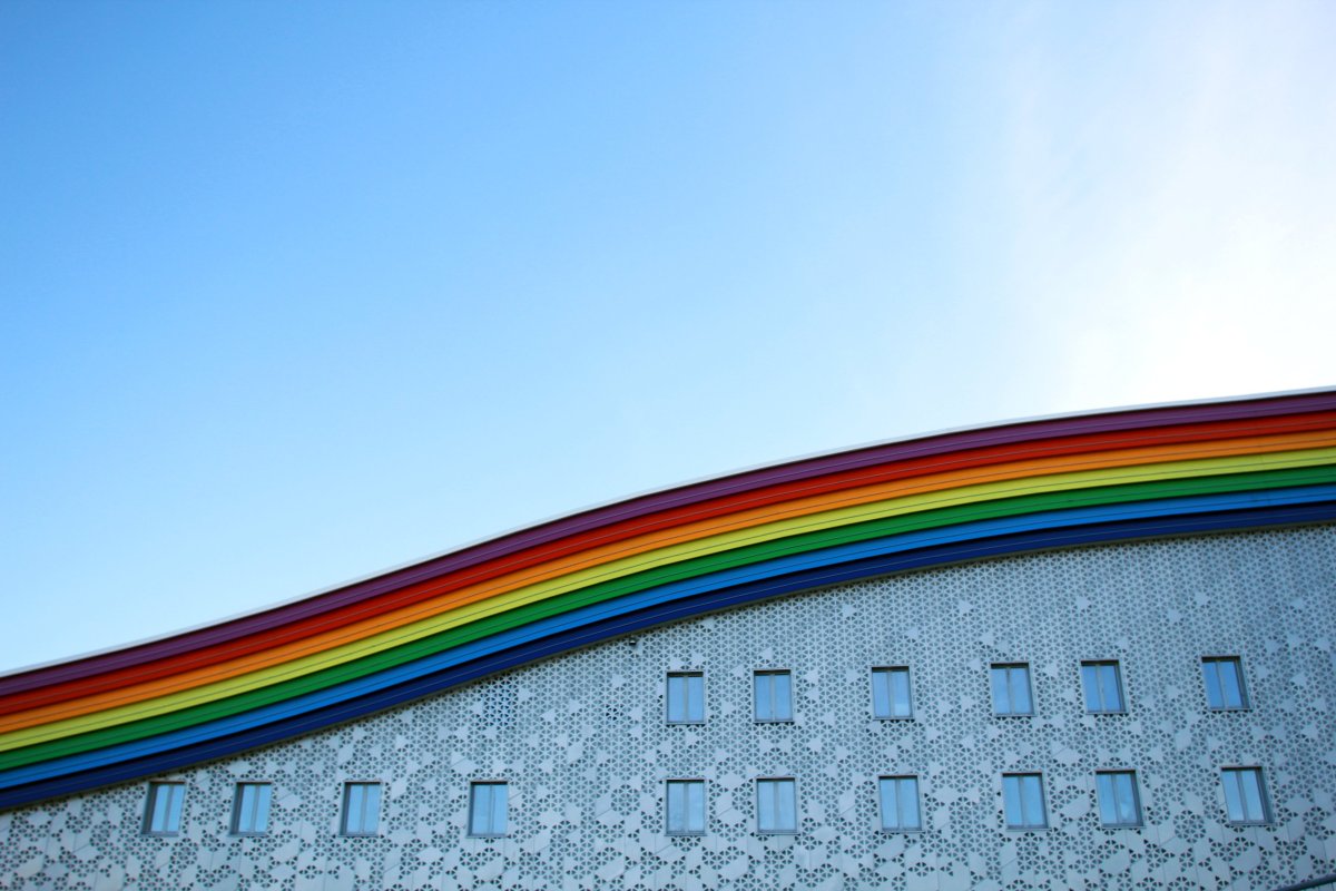 Радужные стены