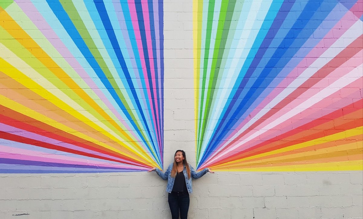 Радужные стены