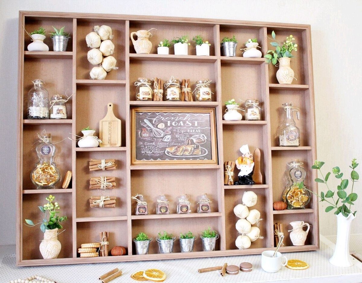 Полочки в интерьере кухни