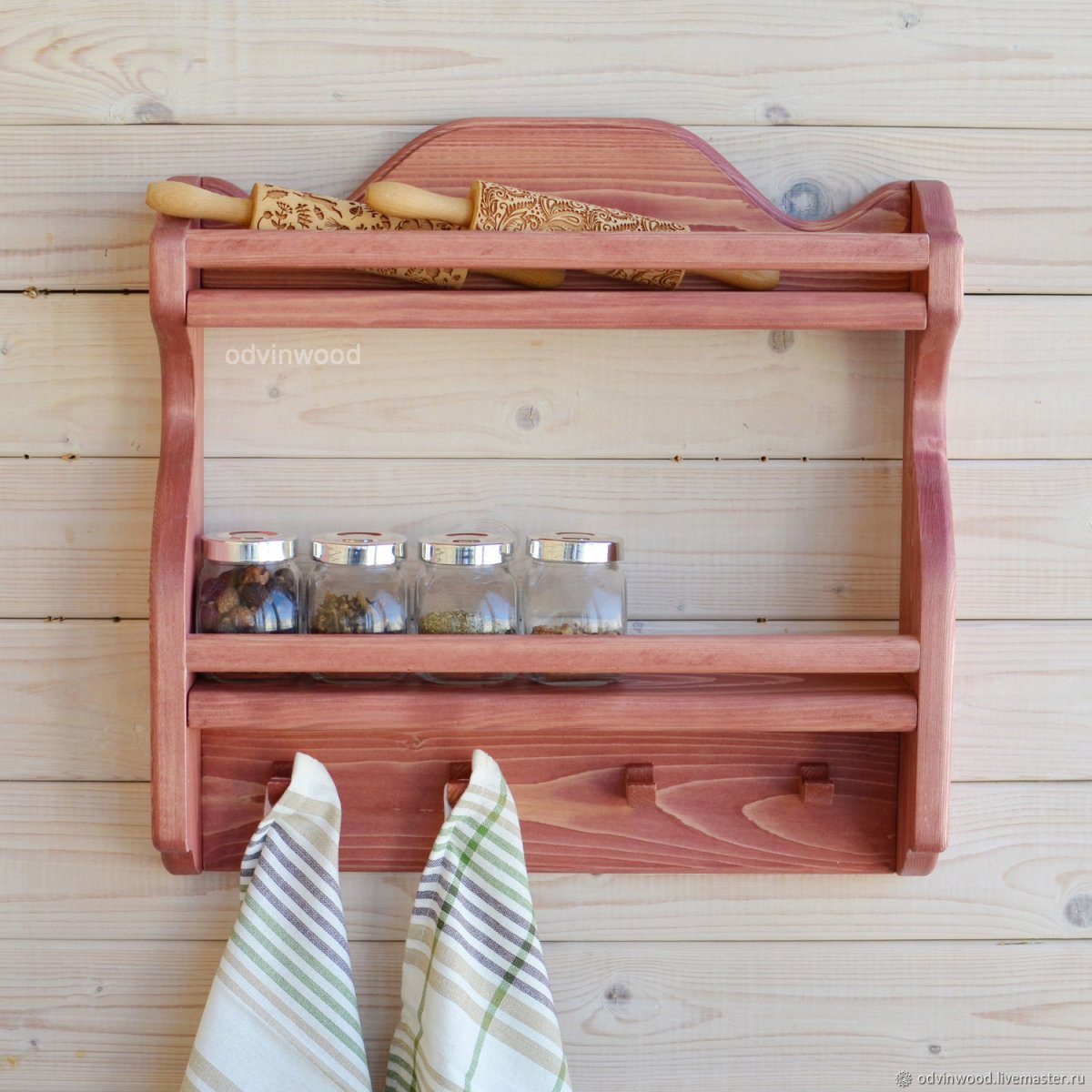 Деревянная полка для кухни