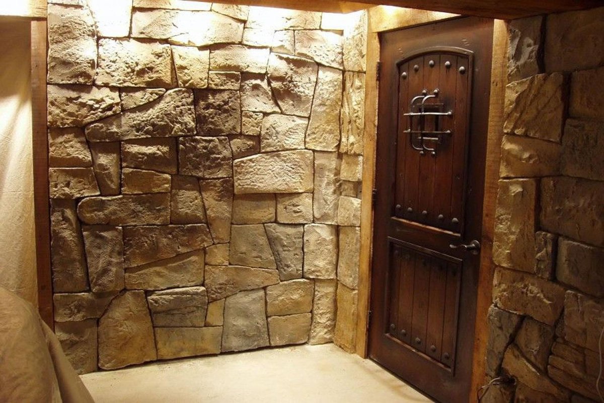 Стена скала в интерьере