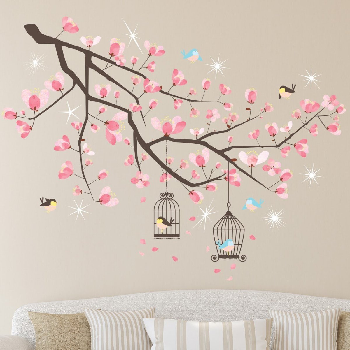 Ветка Сакуры на стене