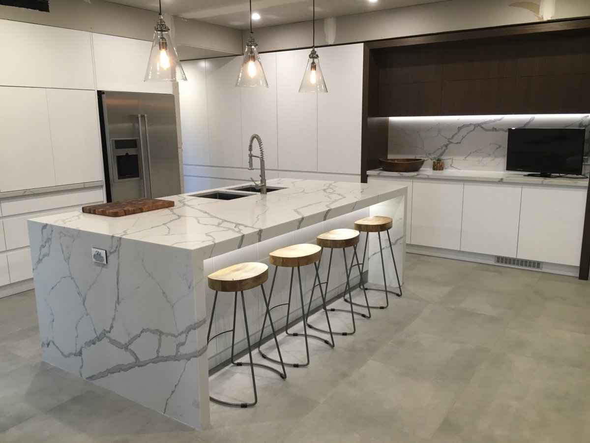 Viatera ct7l Calacatta Edge