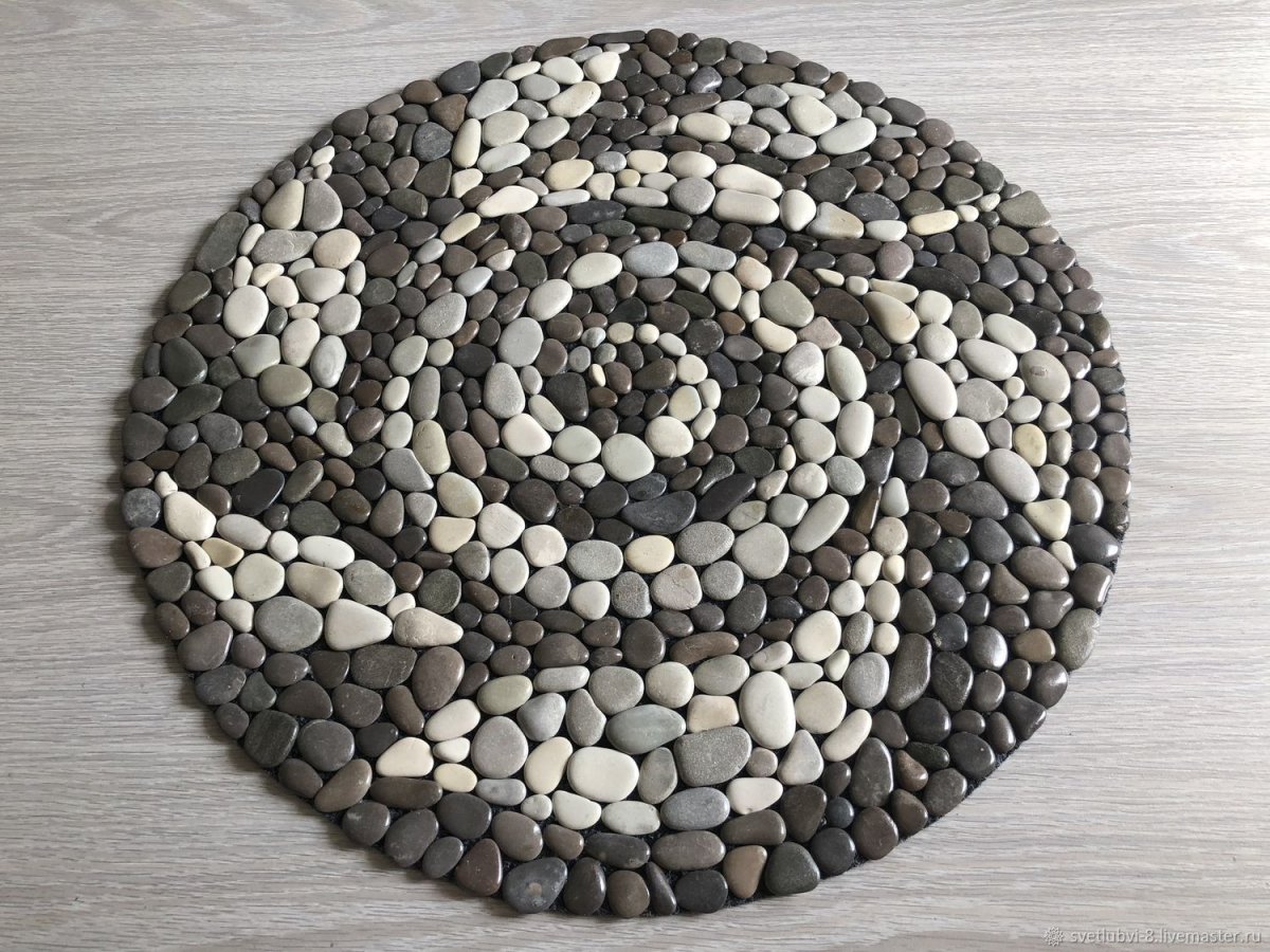 Мозаики из гальки