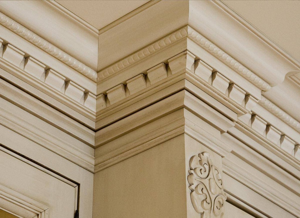 Вокруг обоев молдинг черный