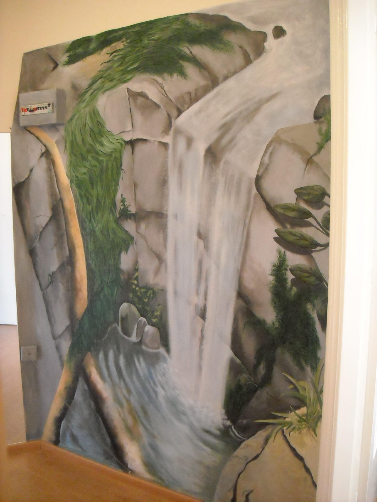 Настенный водопад