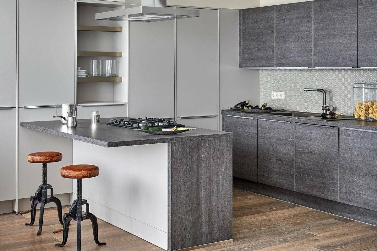 Кухня с фасадами под бетон