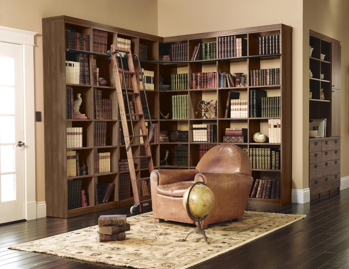 Встроенный книжный шкаф