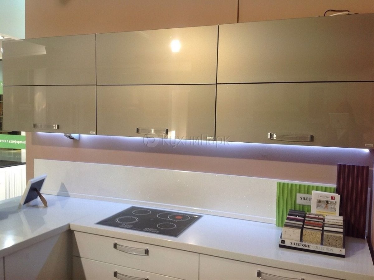 Цвет фасада кухни шампань