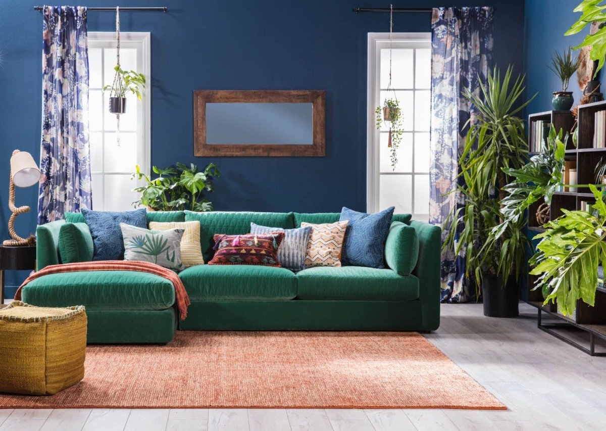Угловой диван изумрудного цвета