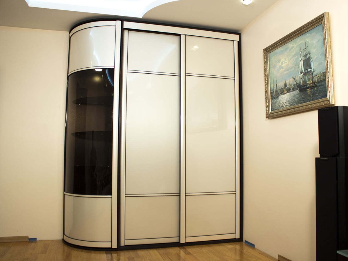 Шкаф с закругленными углами