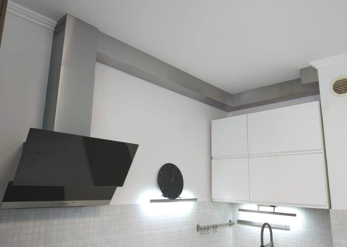 Вытяжка спрятанная в короб