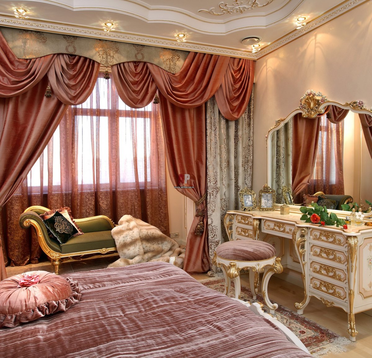 Стул для туалетнтного столика