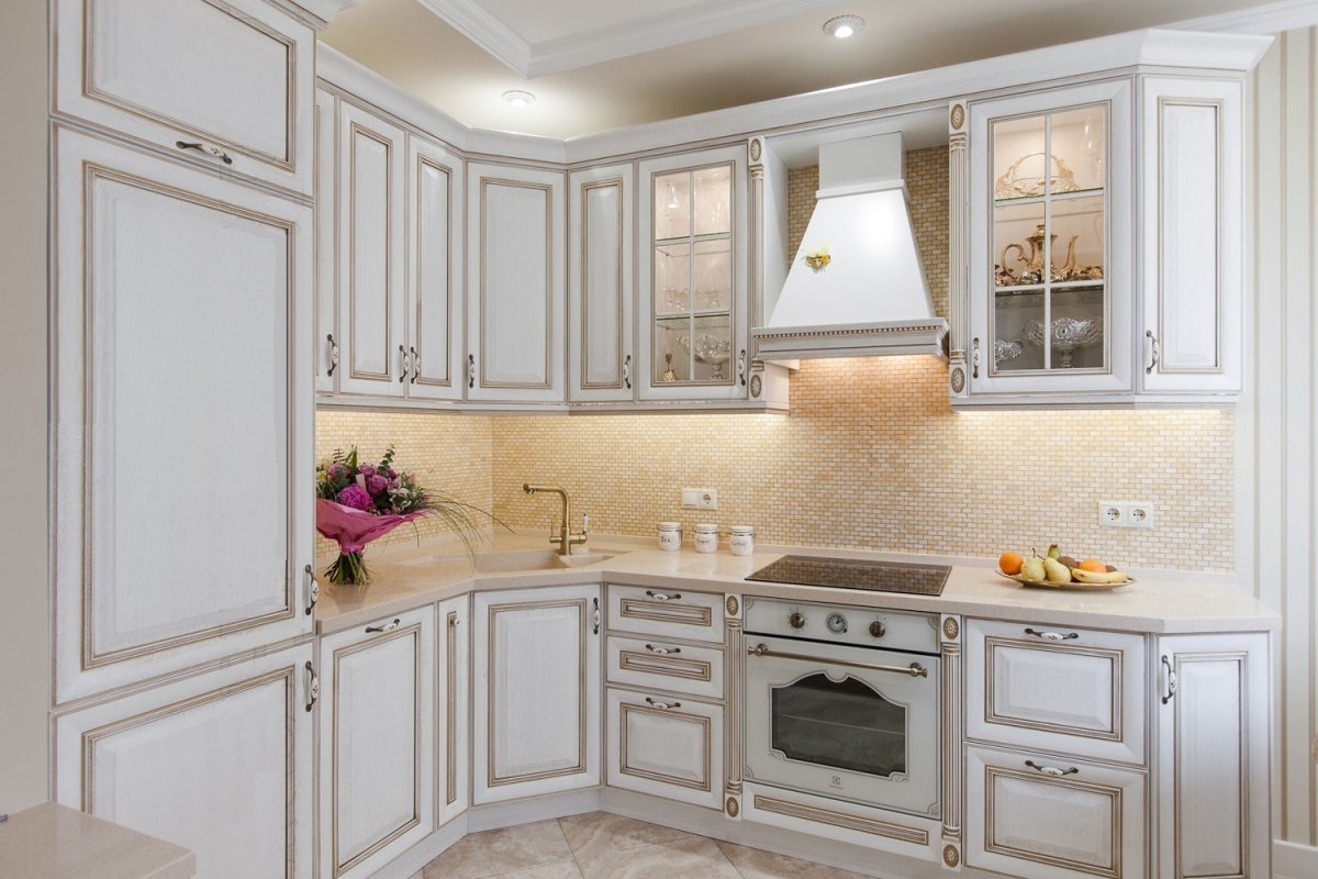 Кухня классика угловая