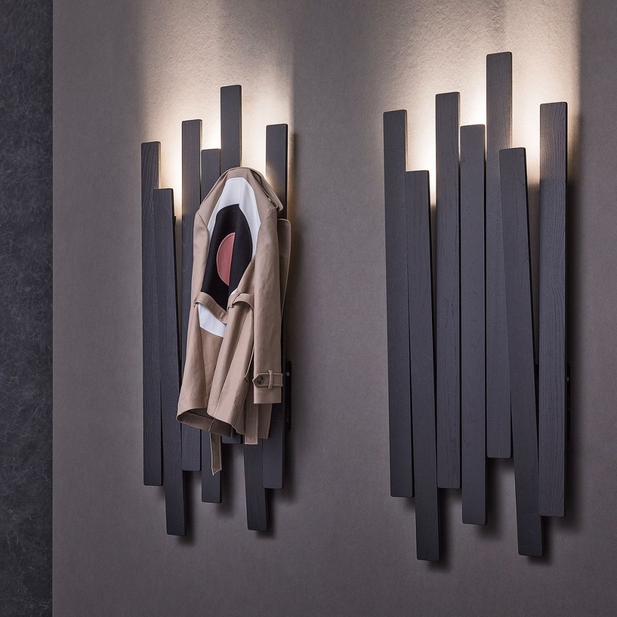 Настенная вешалка в прихожую дерево