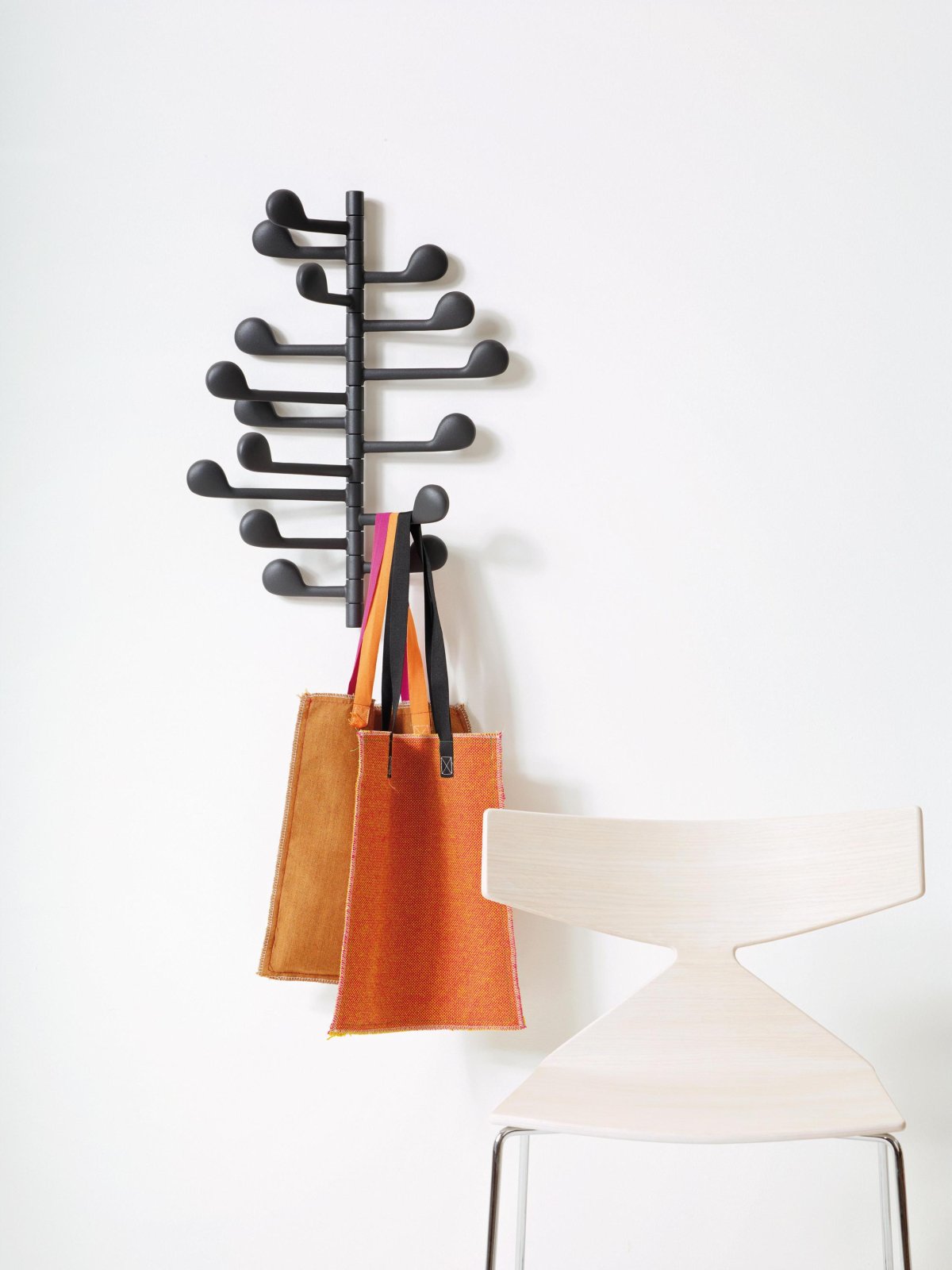 Дизайнерские вешалки в прихожую настенные