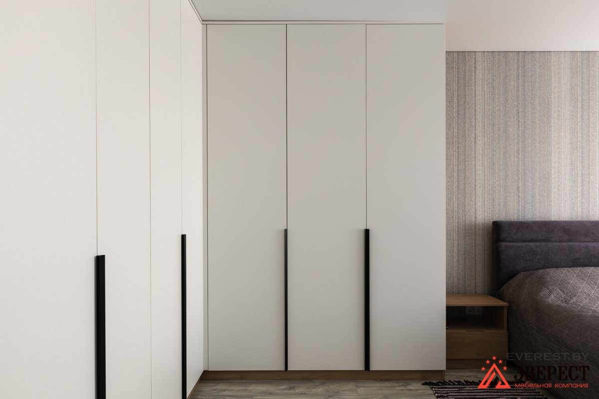 Шкаф с интегрированными ручками