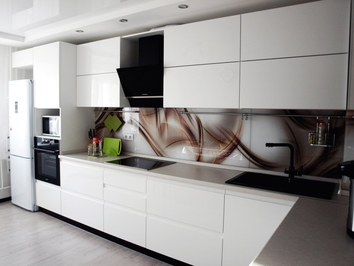 Белый фасад с интегрированной ручкой