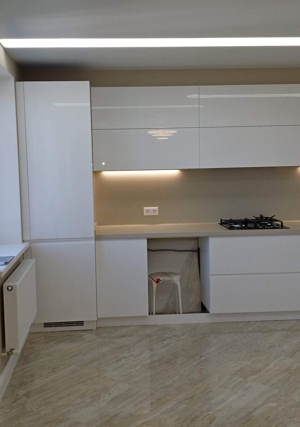 Серые кухни