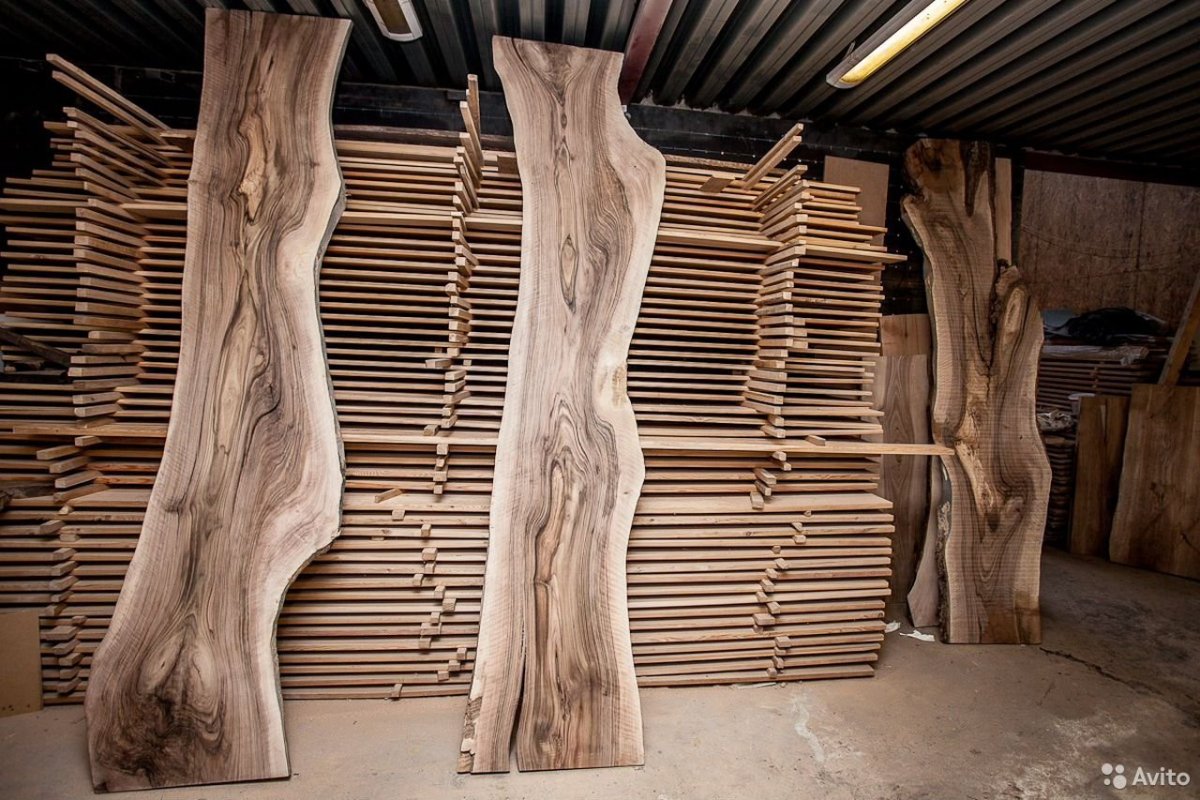 Изголовье из амбарной доски