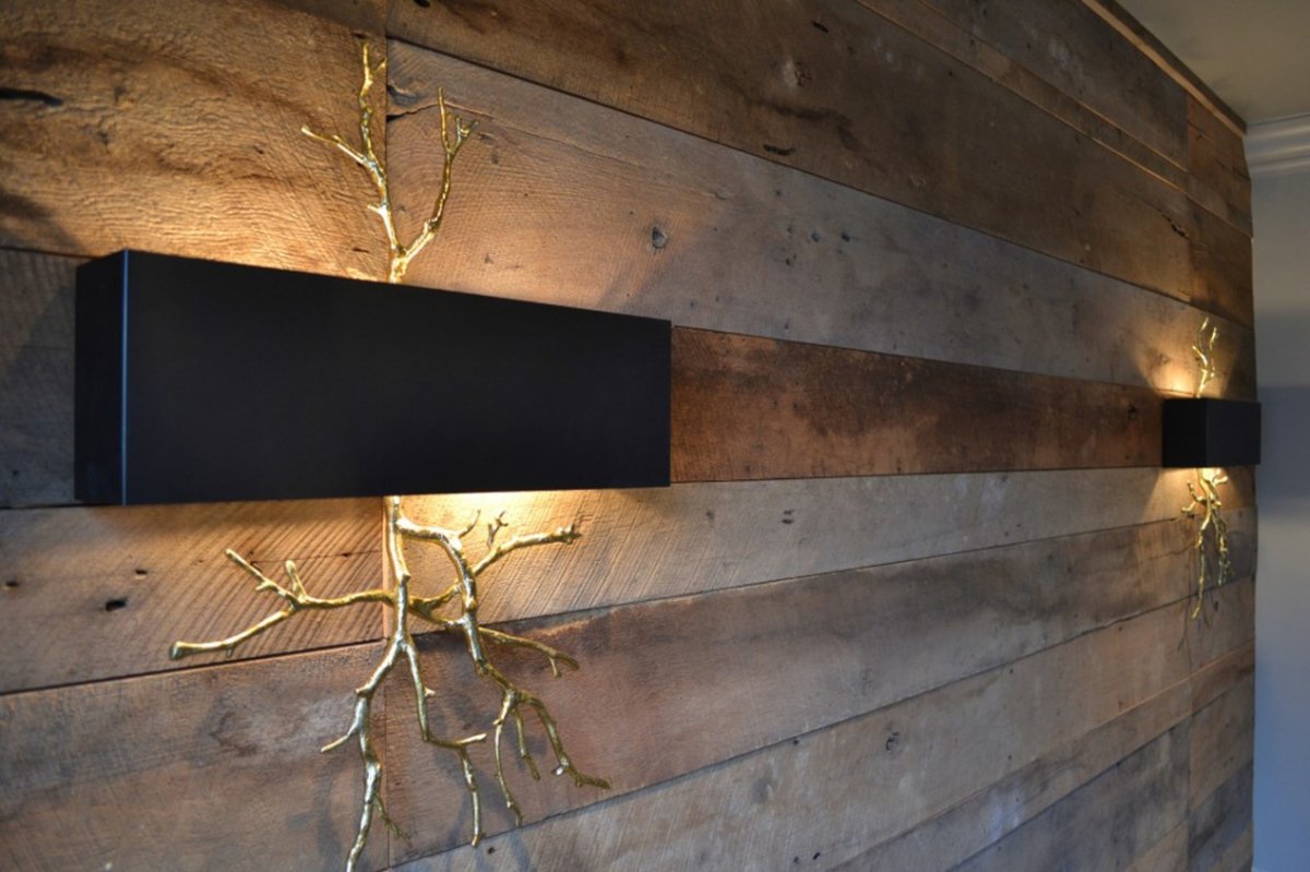 Стена из обрезной доски