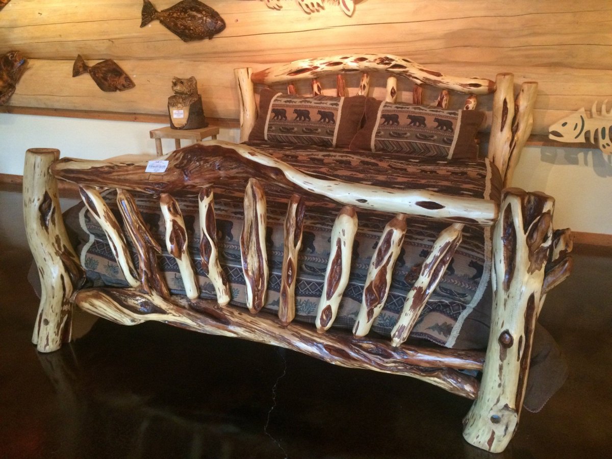 Отделка необрезной доской