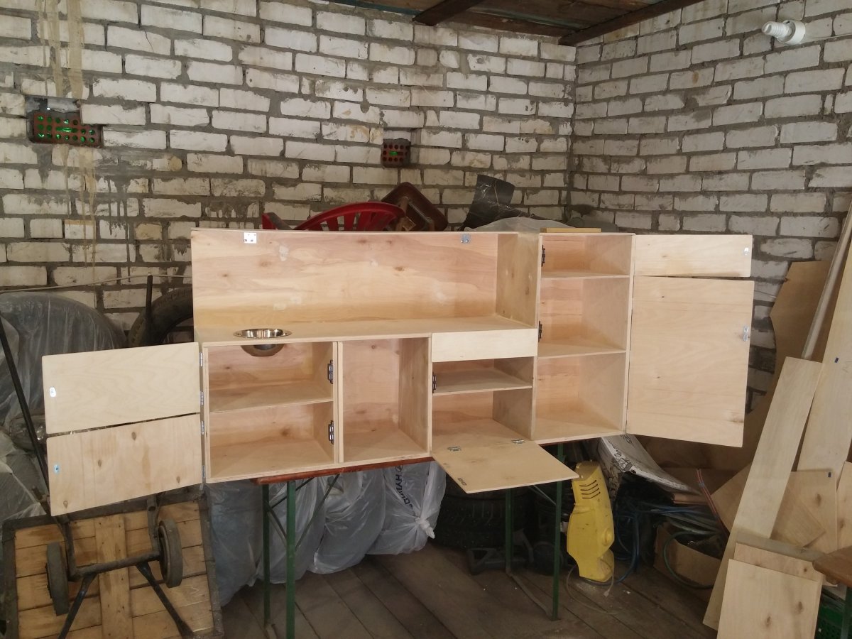 Настенная полка из фанеры