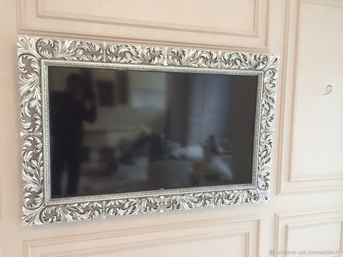 Телевизор в багетной раме
