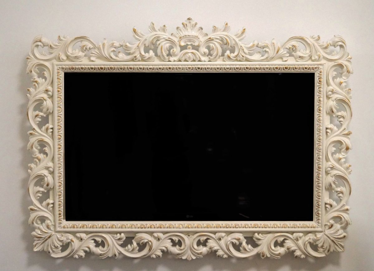 Телевизор в картинной раме