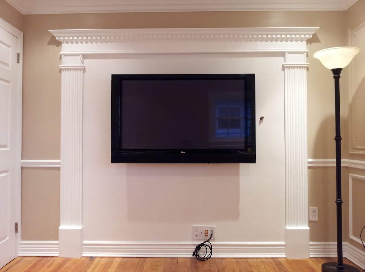 Телевизор в рамке из багета