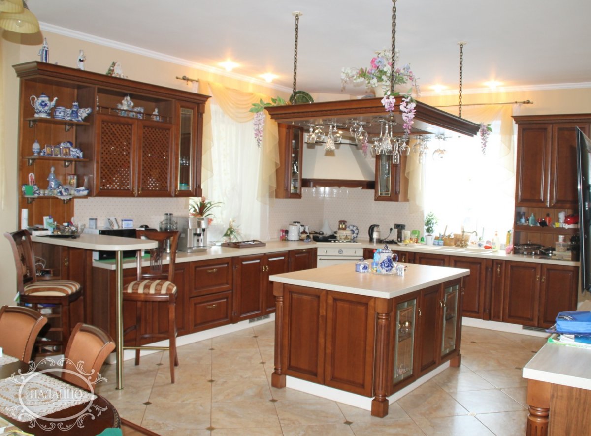 Кухня в венецианском стиле дизайн