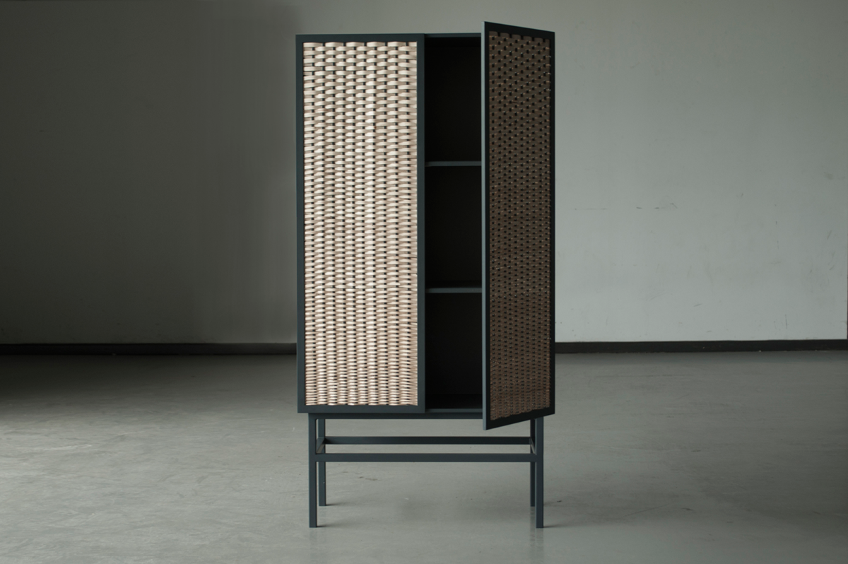 Плетеный шкаф для одежды из ротанга