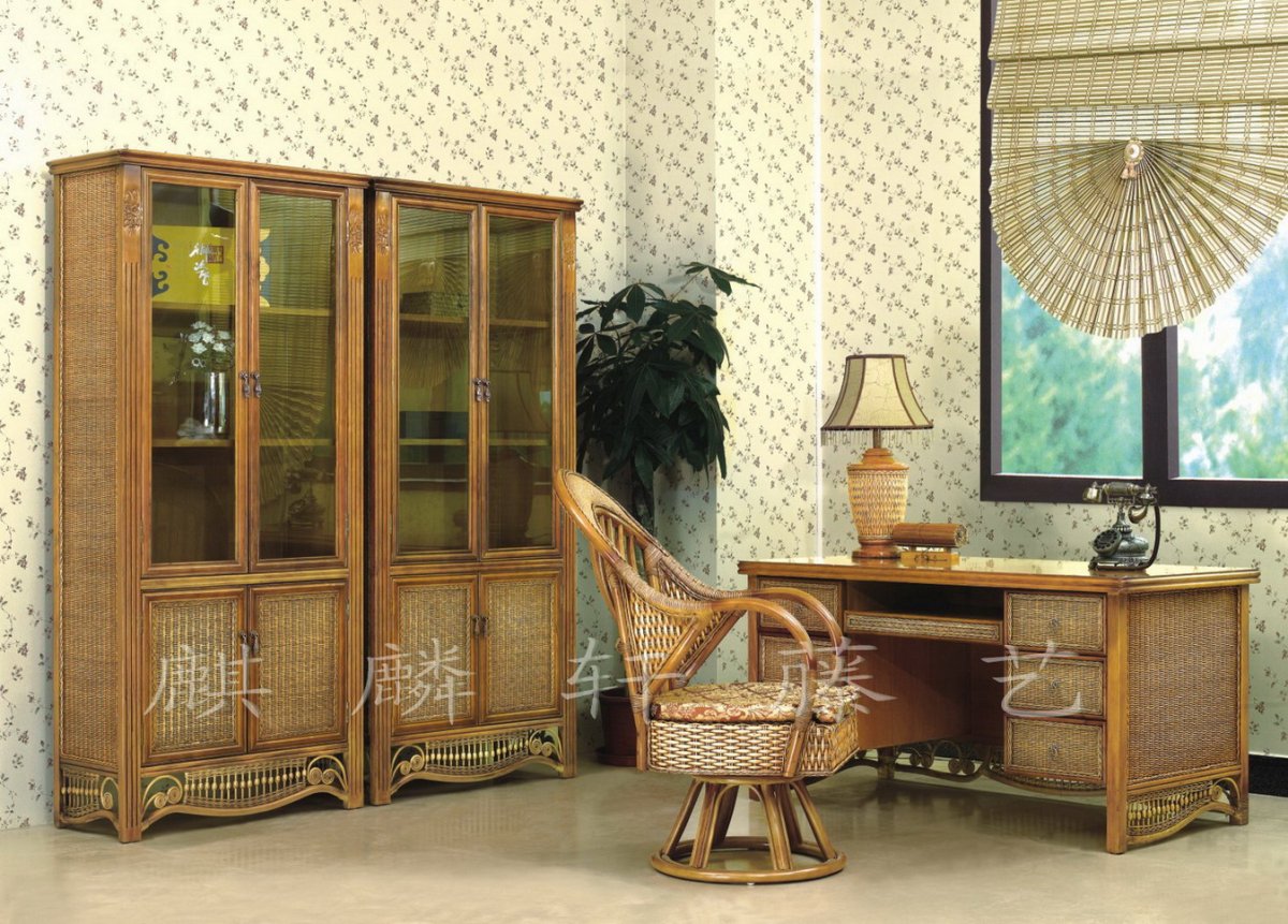 Плетеный шкаф