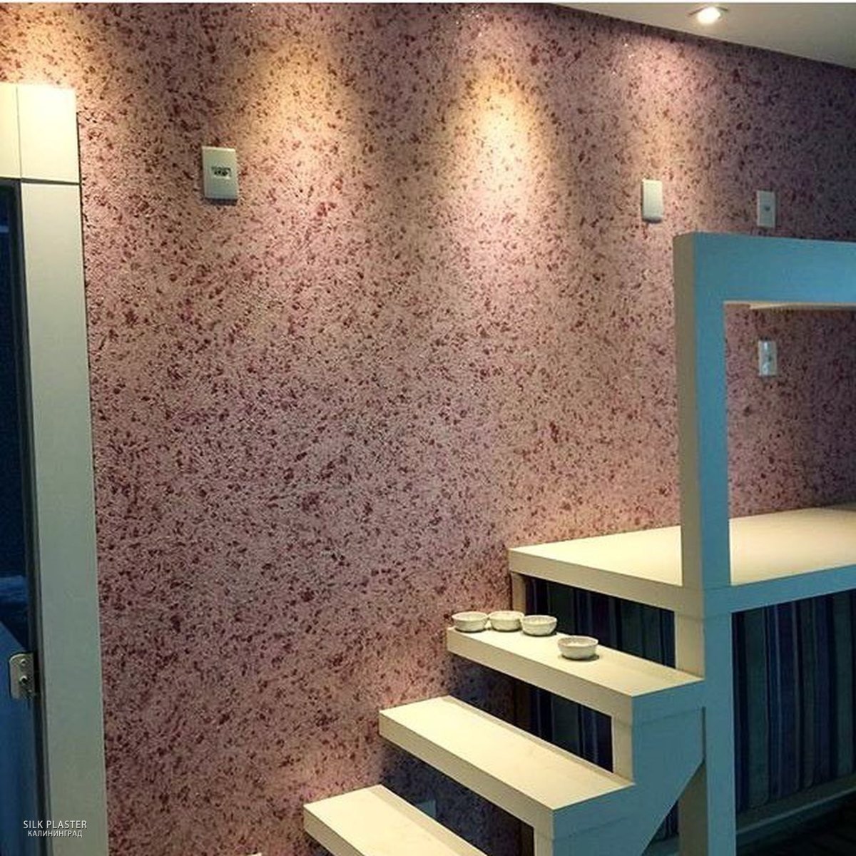 Декоративная штукатурка на лестничном марше